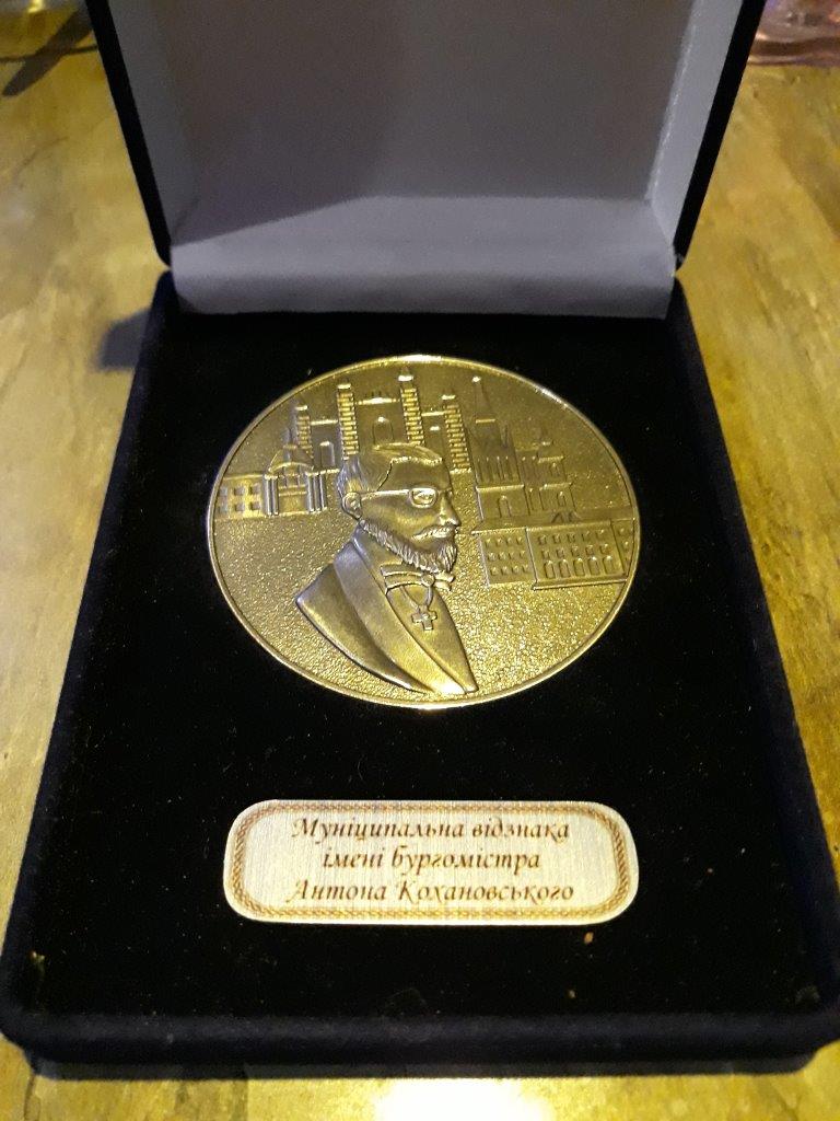 ocenenie-CerniveckouU-Tomascikova