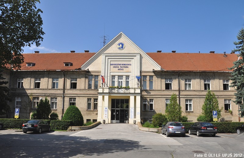 Budova riaditeľstva Univerzitnej nemocnice Louisa Pasteura v Košiciach